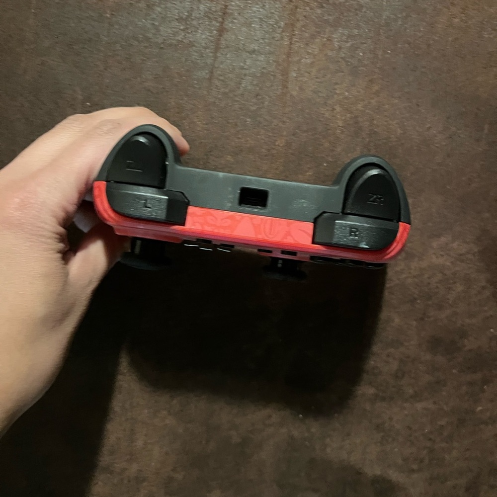 Red Wireless Nintendo Switch Controller - Picture 2 of 2